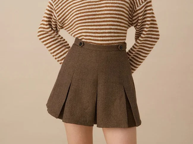 Jupe mini marron plissée avec texture tissée