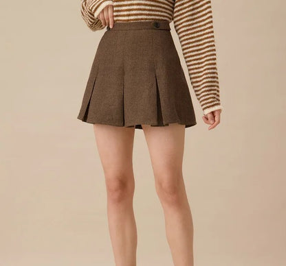 Jupe mini marron plissée avec texture tissée