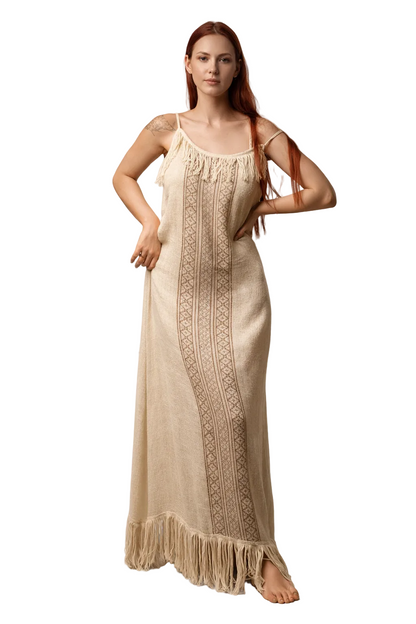 Robe maxi beige sans manches avec franges et motif tissé