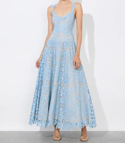 Robe maxi bleu clair en dentelle sans manches