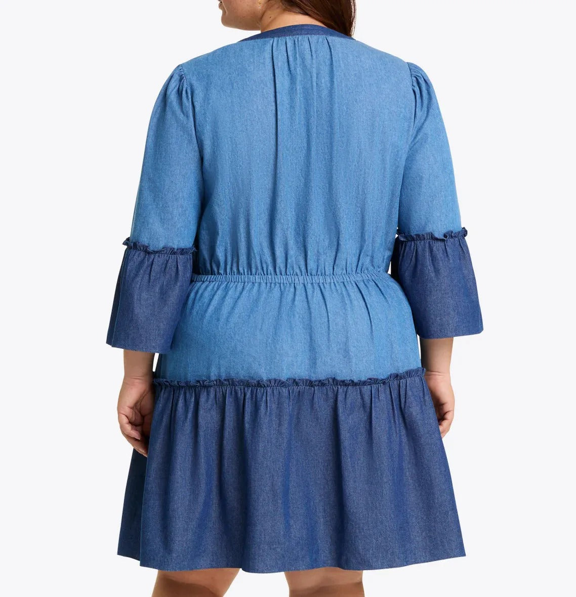 Robe mini bleue à boutons sur le devant avec taille à cordon
